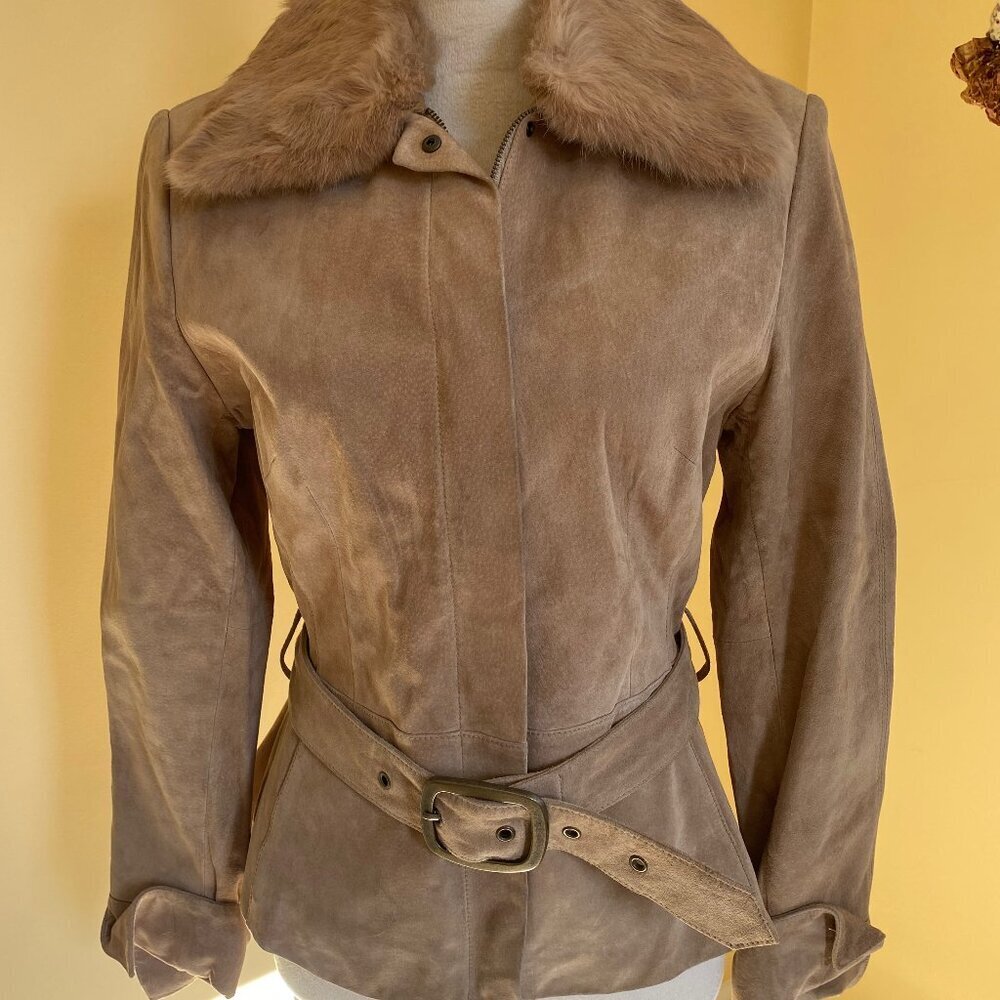CONTEXT, Gorgeous belted suede jacket, fur collar, cutout details, sz 8. - Picture 2 of 8